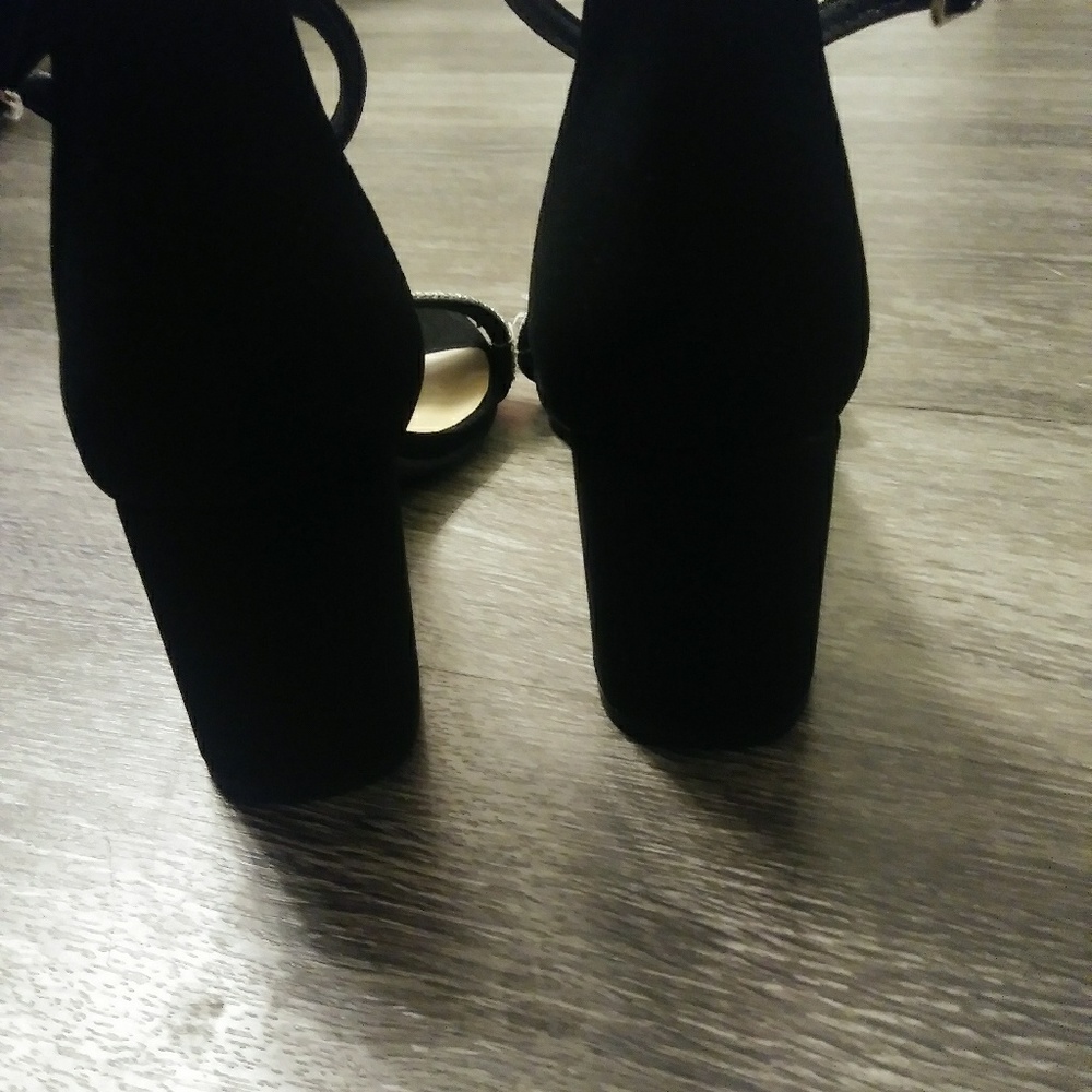 Diamond strap heels - Picture 3 of 4